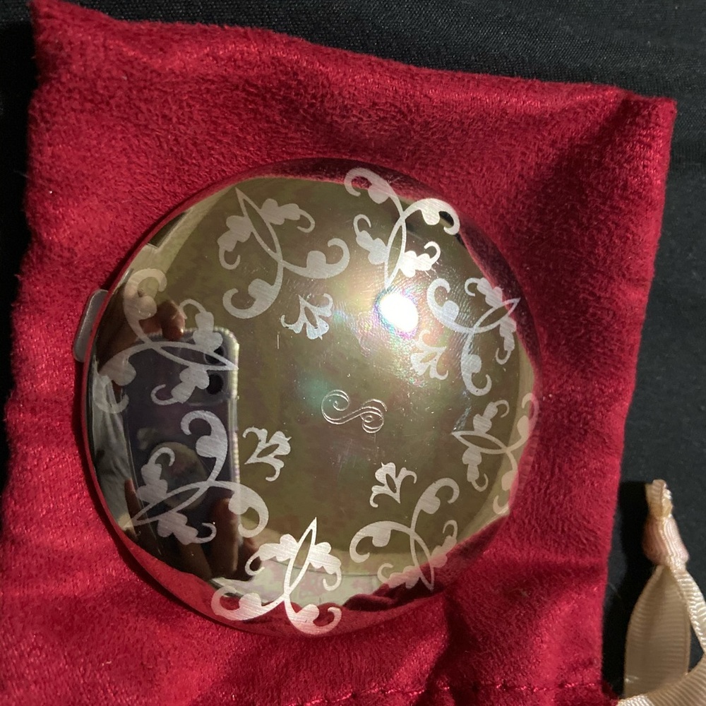 “S” compact